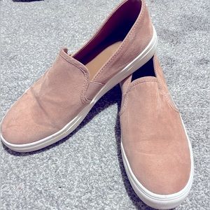 *Like New* Universal Threads - Suede Mauve Slip On Sneakers